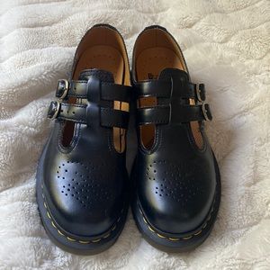 dr martens mary jane shoes 🫶🏼😎🤩